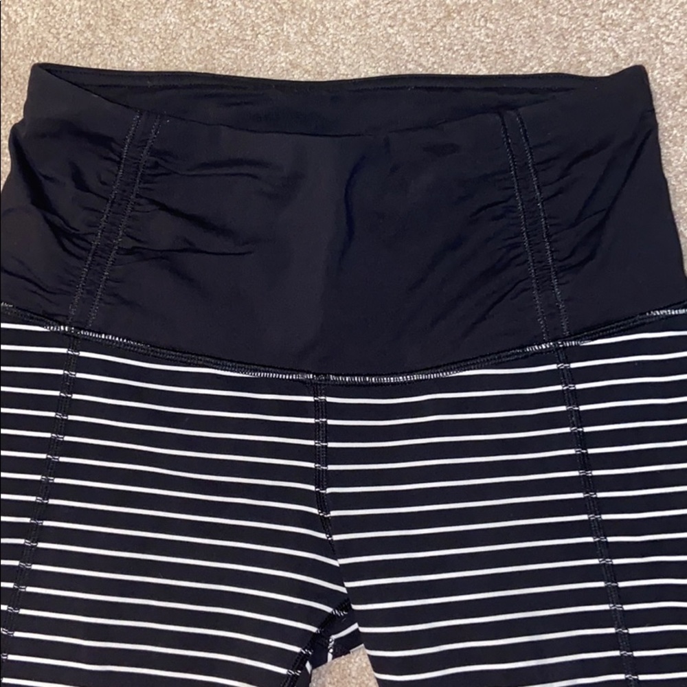 LULULEMON RUNNING LEGGING - Picture 5 of 9